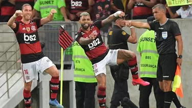 Flamengo goleó al Barcelona. 