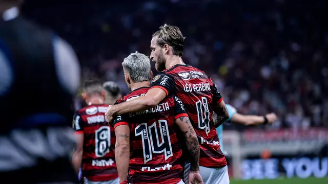 Flamengo derrotó 2-0 a Corinthians y se acerca a semis de la Copa Libertadores