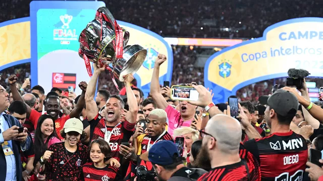 Flamengo ganó la Copa Brasil tras vencer 6-5 a Corinthians en agónica tanda de penales