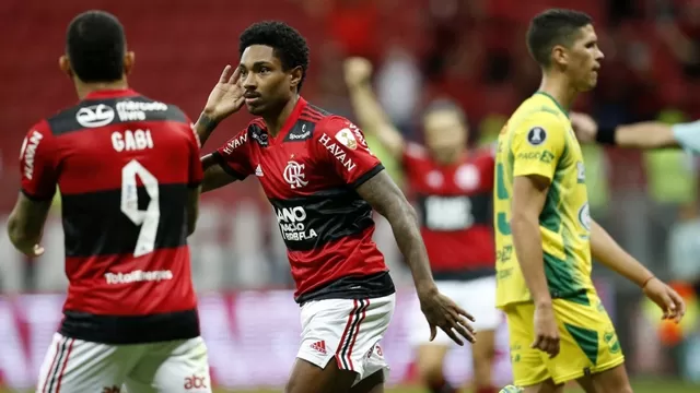 Flamengo goleó 4-1 al Defensa y Justicia y pasó a cuartos de la Copa Libertadores 