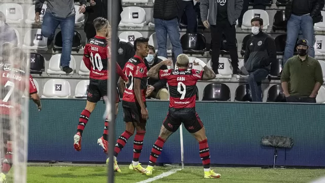 Flamengo goleó 4-1 al Olimpia y se acerca a las semifinales de la Libertadores