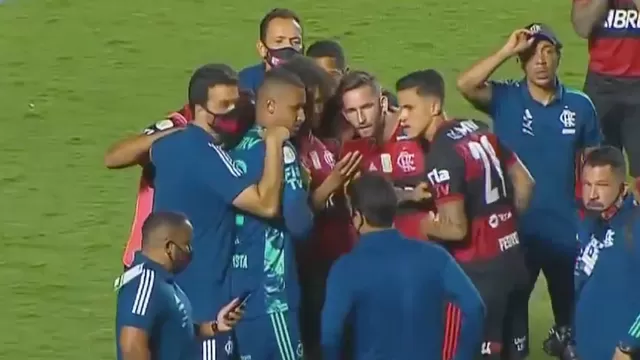 Flamengo campeón: Jugadores siguieron partido del Inter por el celular y celebraron al final
