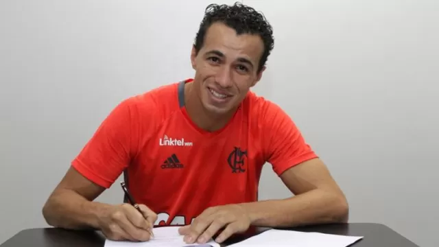 Flamengo de Paolo Guerrero presentó oficialmente a Leandro Damião