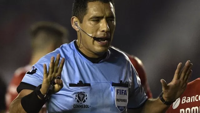Diego Haro, árbitro peruano. | Foto: AFP