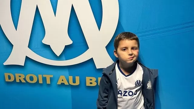 Francia: Agreden y queman la camiseta de niño de 8 años con cáncer