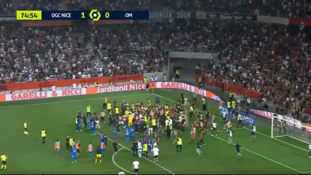 Francia: Hinchas del Niza ingresaron al campo a agredir a jugadores del Marsella