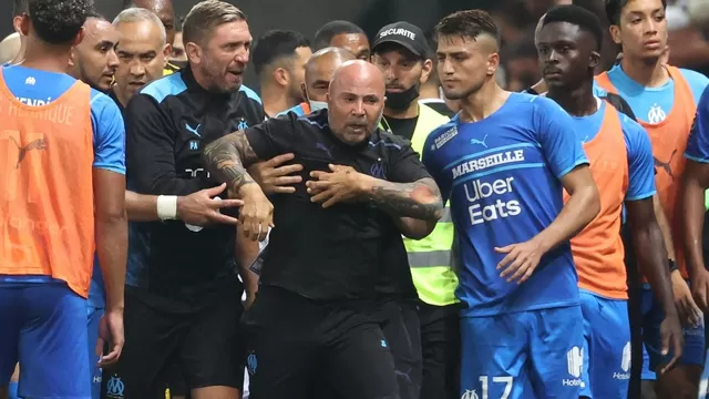 Francia: Sampaoli enloqueció tras agresión de hinchas del Niza a sus jugadores