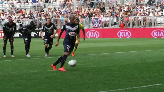 Francia: Wahbi Khazri del Burdeos lanzó un ridículo penal a lo Panenka