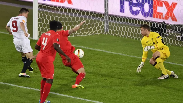 Gameiro puso el 1-1 ante Liverpool a los 16 segundos del segundo tiempo