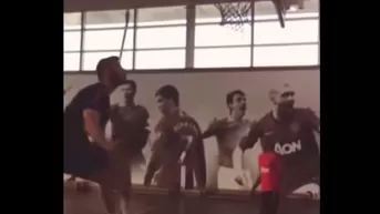 De Gea y Herrera muestra sus habilidades en el baloncesto
