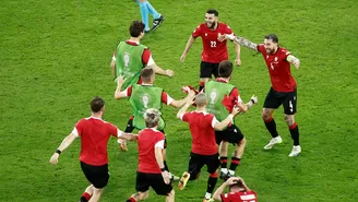 Georgia venció 2-0 a Portugal y clasificó a octavos de la Eurucopa como líder del grupo