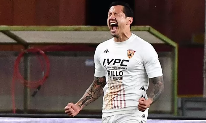 Gianluca Lapadula Anotó De Cabeza El 1-0 Para Benevento Ante El Ascoli ...