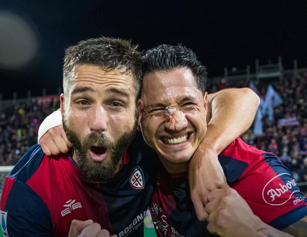 Lapadula celebrando la victoria agónica del Cagliari frente a Sassuolo. | Foto: Cagliari.