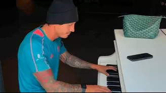 Lapadula volvió a sentarse frente a un piano y esta vez lo hizo en la pretemporada con el Cagliari. | Video: América Deportes.