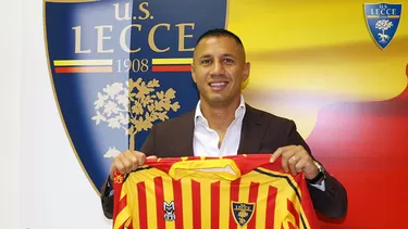 Gianluca Lapadula jug&amp;oacute; la &amp;uacute;ltima temporada en el Genoa. | Foto: Lecce