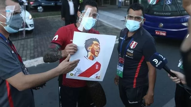 Gianluca Lapadula: Hincha brasileña sorprendió al delantero de la selección peruana con regalo