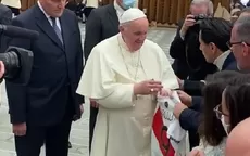 Gianluca Lapadula le regaló una camiseta de la selección peruana al papa Francisco - Noticias de francisco-castelo