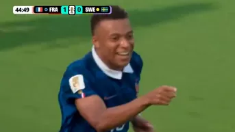 Mbappé RIDICULIZÓ a dos defensas de Suecia y sacó potente remate para el 1-0 de Francia