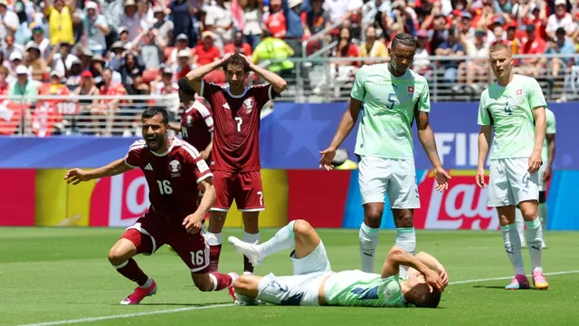 Boualem Khoukhi apareció con un soberbio cabezazo sobre el final del encuentro para marcar el empate. | Reuters by Carlos Barria