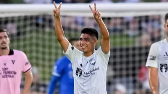 El mediocampista de 24 años llegó hasta el corazón del área para establecer el 1-0 ante Macarthur FC. | Paramount+