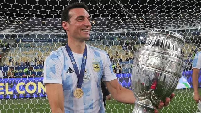 El técnico campeón con Argentina se metió entre la lista de los mejores entrenadores del mundo. | Foto: AFP