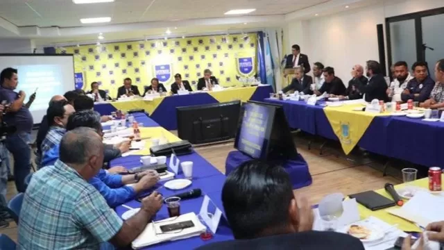 Clubes guatemaltecos de fútbol pretenden eliminar las pruebas antidopaje | Foto: AFP.