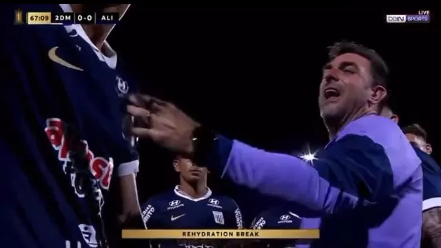 Pablo Guede reprendió a Renzo Garcés por darle la cinta de capitán a Paolo Guerrero durante la charla / Beinsports