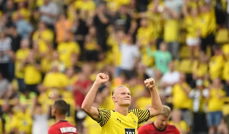 Haaland hizo un doblete y dio tres asistencias el triunfo 5-2 del Dortmund sobre Frankfurt