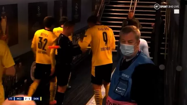 Haaland: Juez de línea le pidió autógrafo tras el Manchester City vs. Borussia Dortmund