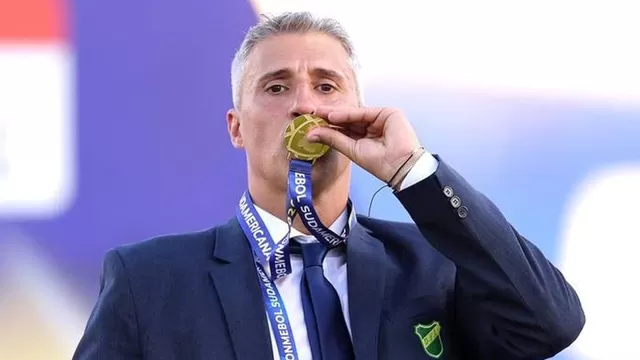 Hernán Crespo renunció a Defensa y Justicia tras conquistar la Copa Sudamericana