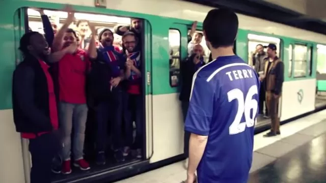 Hinchas del PSG se burlan del Chelsea con parodia de escena racista del metro