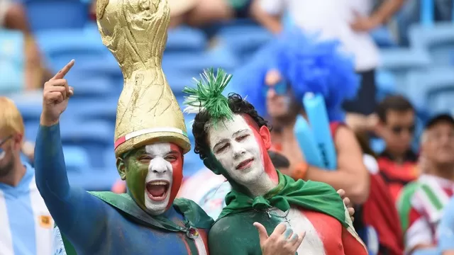 Los hinchas de Uruguay e Italia calientan la previa del decisivo encuentro-foto-8