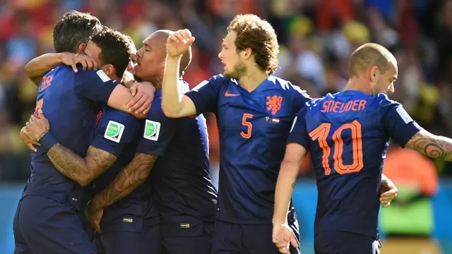 Holanda venció a Australia y clasificó a los octavos de final