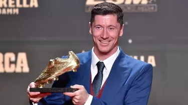 Robert Lewandowski recibe Bota de Oro