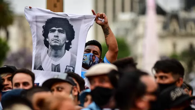 Así fueron los homenajes del mundo fútbol a Diego Maradona a cuatro años de su fallecimiento. | Video: AD