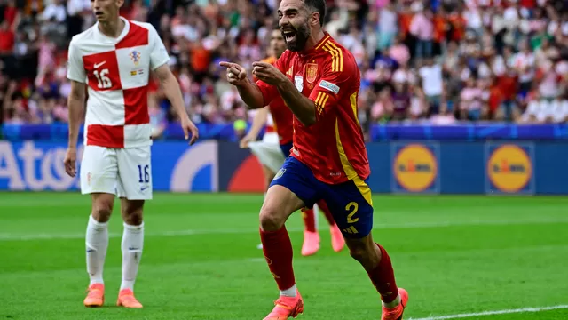 Dani Carbajal anota su primer tanto con España en el encuentro frente a Croacia / Foto: AFP / Video: ESPN