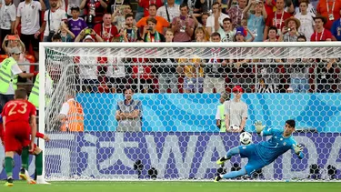 La exigencia para el arquero ser&amp;aacute; que tenga un pie en la l&amp;iacute;nea de gol. | Foto: AFP