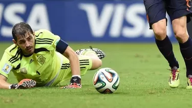 Iker Casillas pide disculpas tras derrota ante Holanda Iker Casillas pide disculpas tras derrota ante Holanda