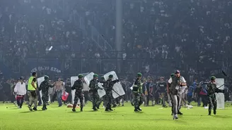 Luto por muerte de 125 aficionados de fútbol. | Foto: AFP/Video: Canal N
