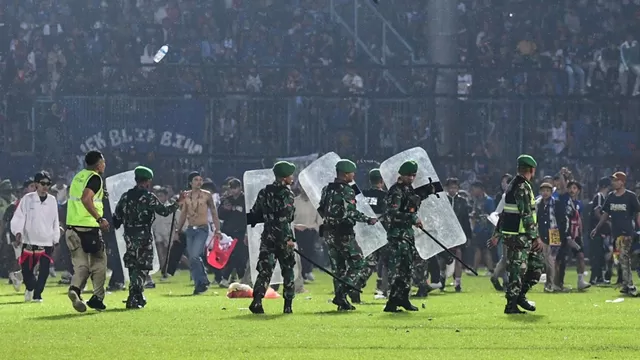 Indonesia: Tres policías entre los seis acusados tras estampida en estadio