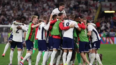 Inglaterra celebra el gol de la victoria a los 89 minutos del encuentro / Foto: AFP / Video: ESPN