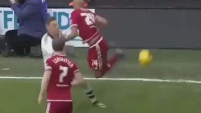 Inglaterra: intentó una 'lambretta' a lo Neymar pero mira lo que hizo