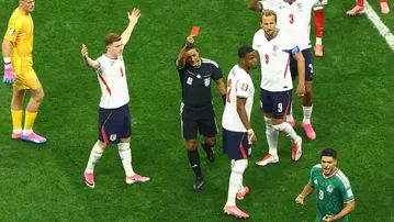 Inglaterra pide a FIFA anular la expulsión de Quansah para cuartos de final