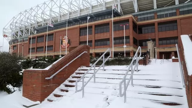 Inglaterra: Sunderland acogerá a sintechos en su estadio debido al temporal