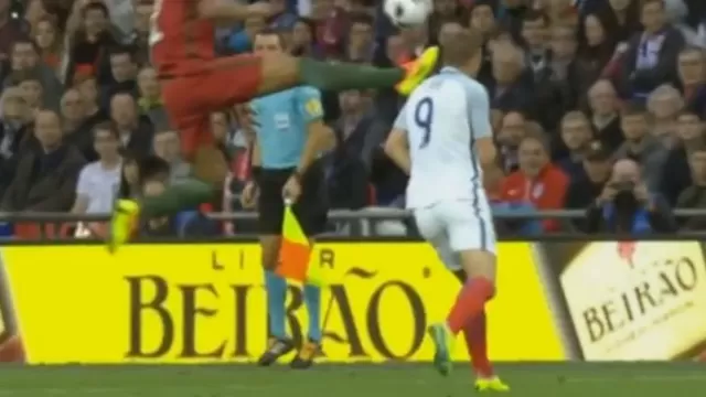 Inglaterra vs. Portugal: la terrible patada de Bruno Alves a Kane