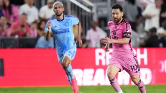 Luis Abram ingresó a los 21 minutos del partido de ida de los playoffs de la MLS. | Foto: AFP.