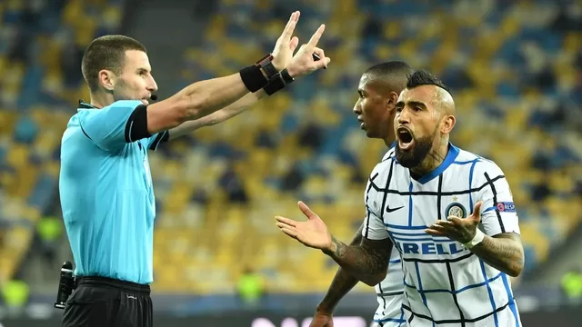 Todo Inter pidió un penal en esta acción | Foto: AFP.