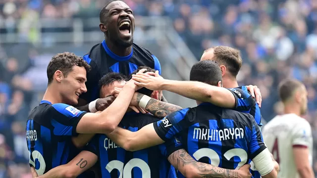Inter de Milan inició los festejos por su título 20 en la liga italiana tras ganar al Torino / Foto: AFP