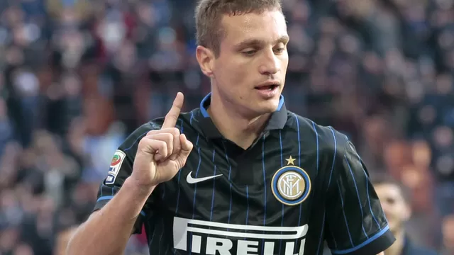 Inter de Milán le rescindió contrato al defensa serbio Nemanja Vidic