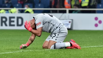 Italia: Pepe Reina sufrió el impacto de una moneda en la cabeza en el Atalanta-Lazio